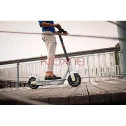 Ninebot KickScooter MAX G30LE II navržený Segway - 40 km autonomie. Segway - Ninebot - 5 - Robustnější podvozek, širší. - 10" ko