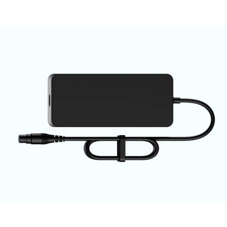 Rýchla nabíjačka batérií pre elektrickú kolobežku Xiaomi Pro Plus a Pro Max  - 1 Rýchla nabíjačka batérií pre elektrickú kolobež